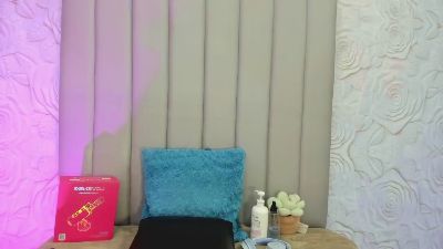 AlexaFoxy18 live cam on Cam4