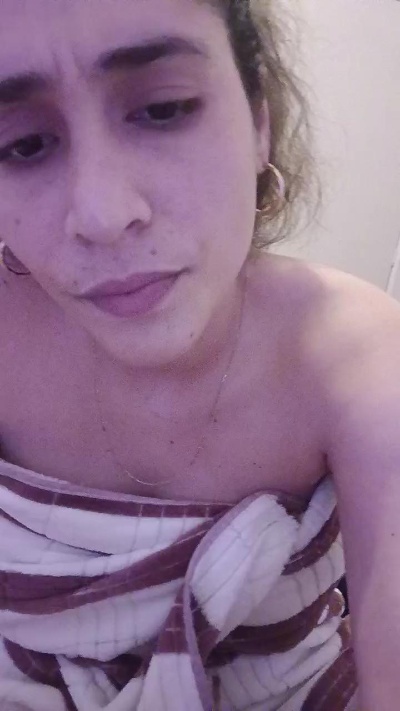 Alexamartinez1 live cam on Cam4