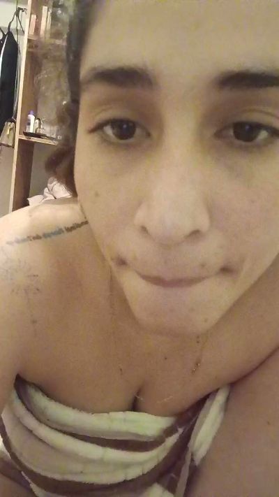 Alexamartinez1 live cam on Cam4