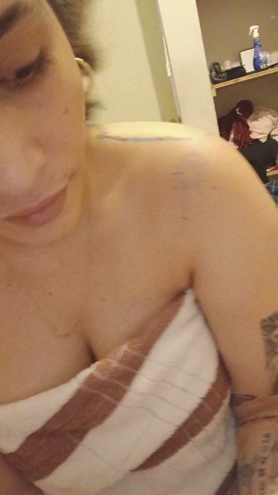 Alexamartinez1 live cam on Cam4