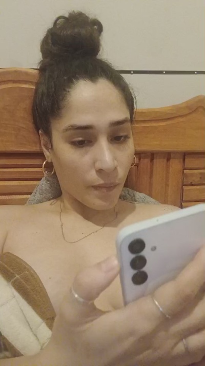 Alexamartinez1 live cam on Cam4