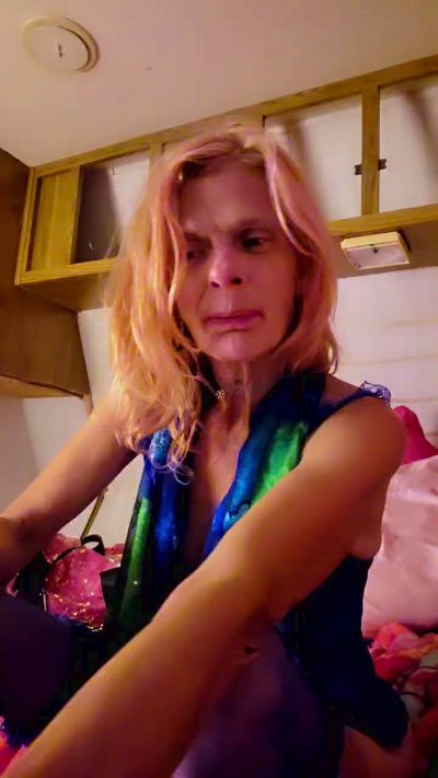 Alexandra1969 live cam on Cam4