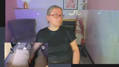 AlexandraKind live cam on Cam4