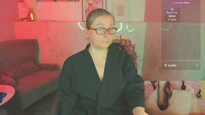 AlexandraKind live cam on Cam4