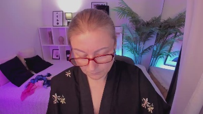 AlexandraKind live cam on Cam4
