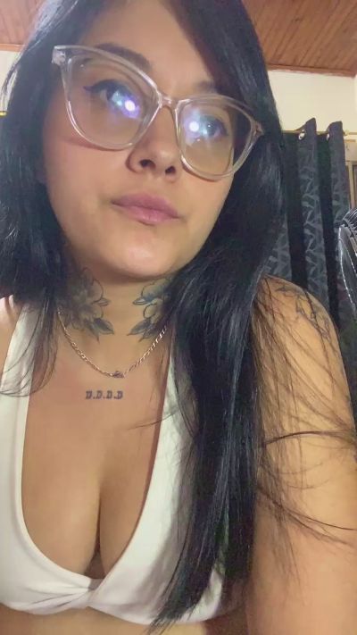 Alexis_benz live cam on Cam4