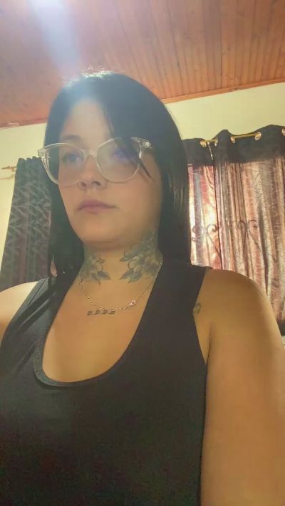 Alexis_benz live cam on Cam4