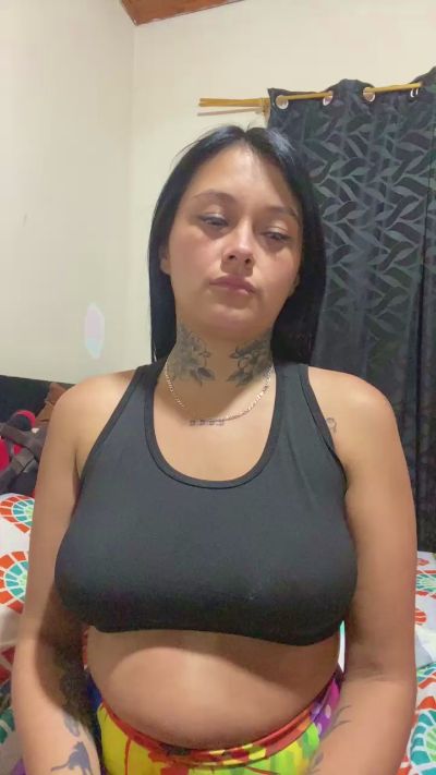 Alexis_benz live cam on Cam4