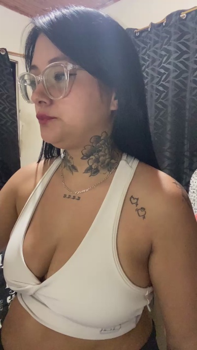 Alexis_benz live cam on Cam4