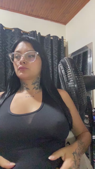 Alexis_benz live cam on Cam4