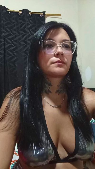 Alexis_benz live cam on Cam4