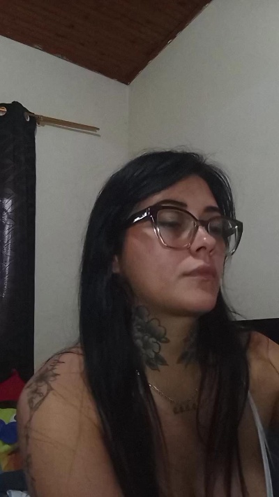Alexis_benz live cam on Cam4