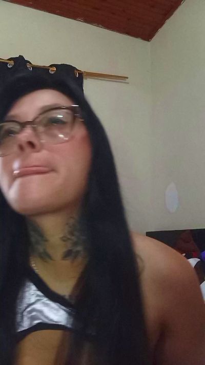 Alexis_benz live cam on Cam4
