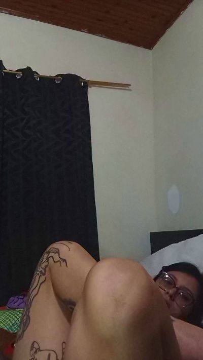 Alexis_benz live cam on Cam4