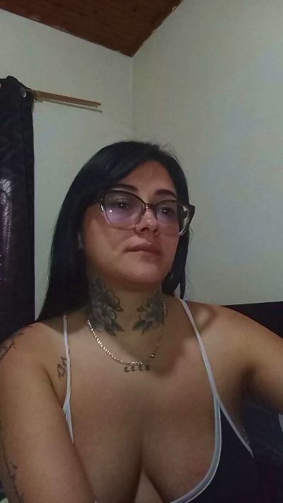 Alexis_benz live cam on Cam4