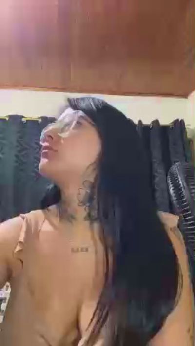 Alexis_benz live cam on Cam4