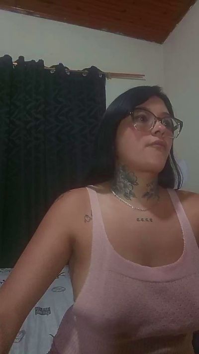 Alexis_benz live cam on Cam4