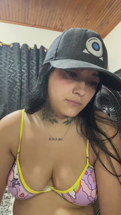 Alexis_benz live cam on Cam4