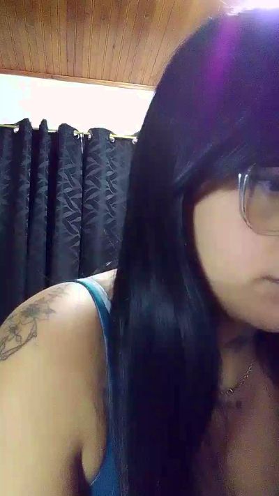 Alexis_benz live cam on Cam4
