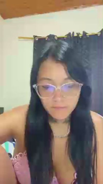 Alexis_benz live cam on Cam4
