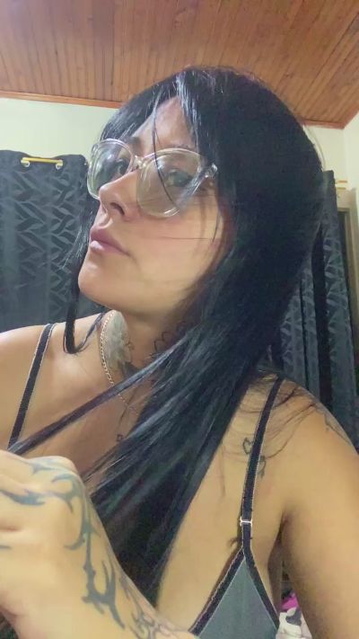 Alexis_benz live cam on Cam4