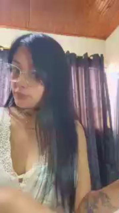Alexis_benz live cam on Cam4
