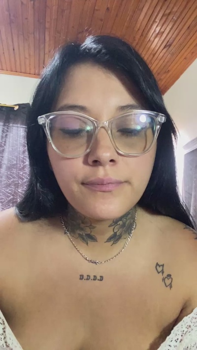 Alexis_benz live cam on Cam4