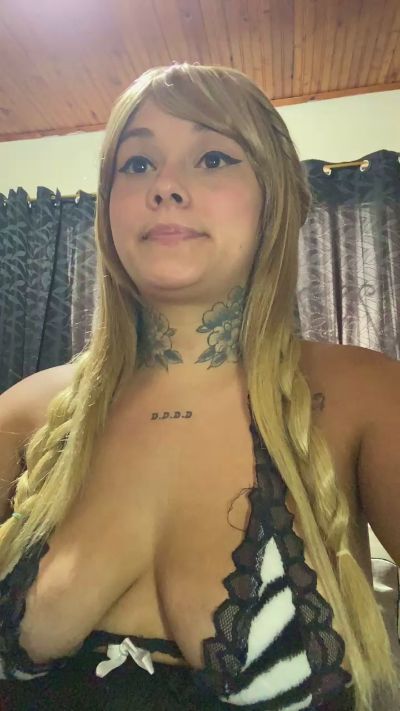Alexis_benz live cam on Cam4