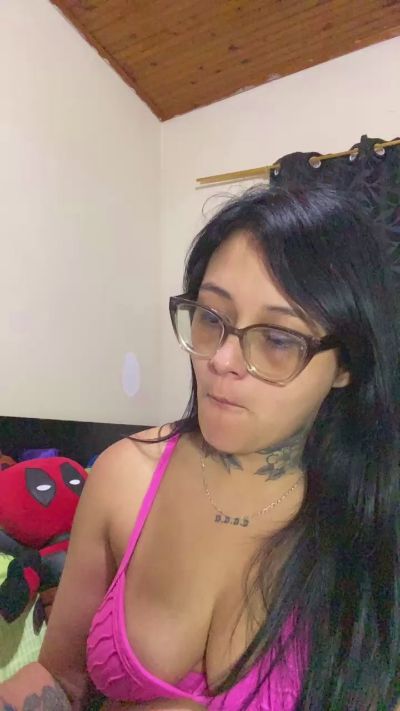 Alexis_benz live cam on Cam4