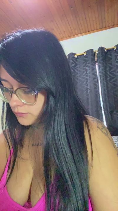 Alexis_benz live cam on Cam4