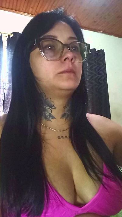Alexis_benz live cam on Cam4