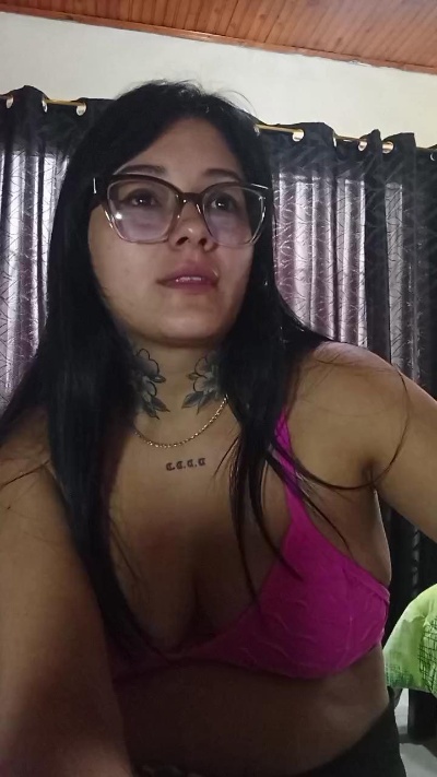 Alexis_benz live cam on Cam4