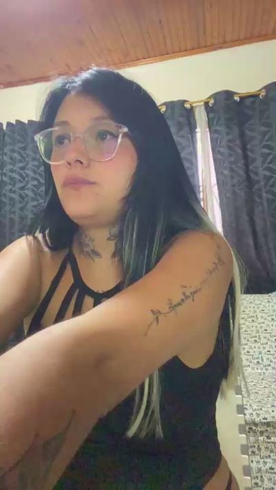 Alexis_benz live cam on Cam4