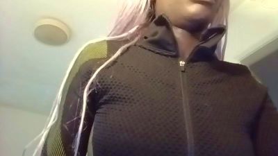 Alexismerton live cam on Cam4