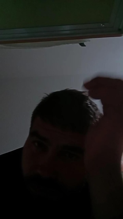 Alexutzu222222 live cam on Cam4