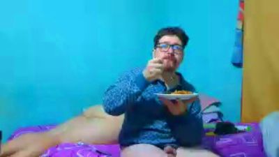Alfonso1996 live cam on Cam4
