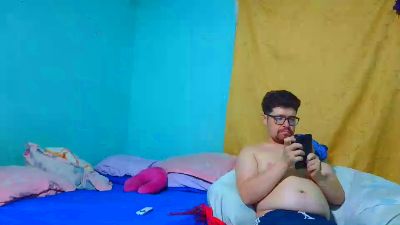 Alfonso1996 live cam on Cam4