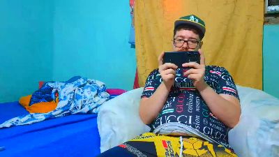 Alfonso1996 live cam on Cam4