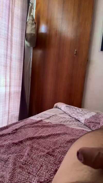 Alfredo40 live cam on Cam4