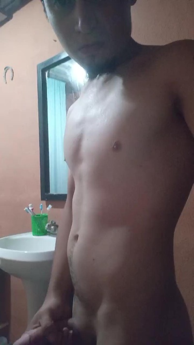 Alfredoer live cam on Cam4