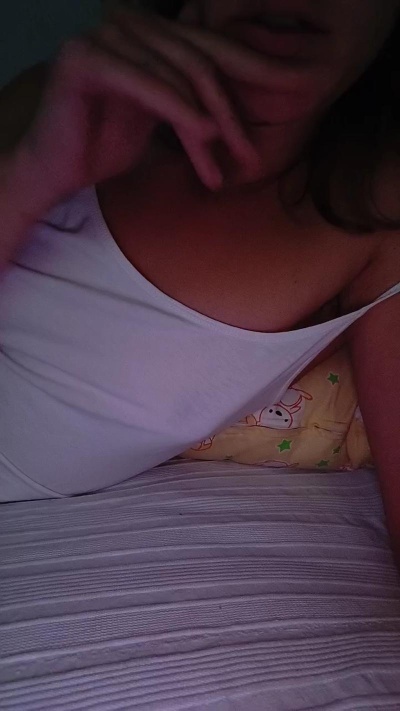 Alice98 live cam on Cam4