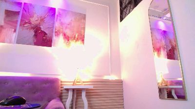 AliceBigBooty live cam on Cam4