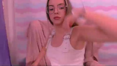AliceLovely live cam on Cam4