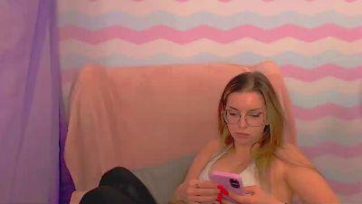 AliceLovely live cam on Cam4
