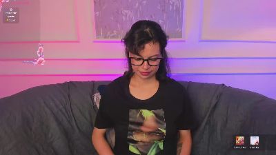 AliceMadnes live cam on Cam4