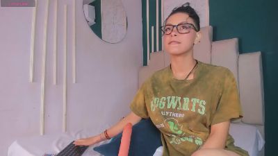 AliceMadnes live cam on Cam4