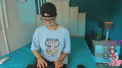 AliceMadnes live cam on Cam4