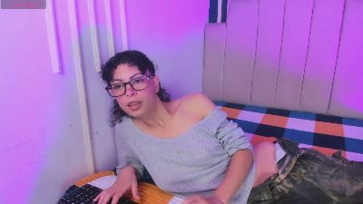 AliceMadnes live cam on Cam4