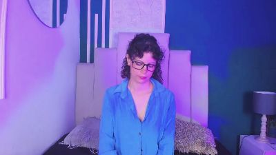 AliceMadnes live cam on Cam4