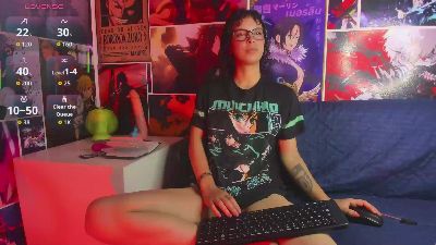 AliceMadnes live cam on Cam4